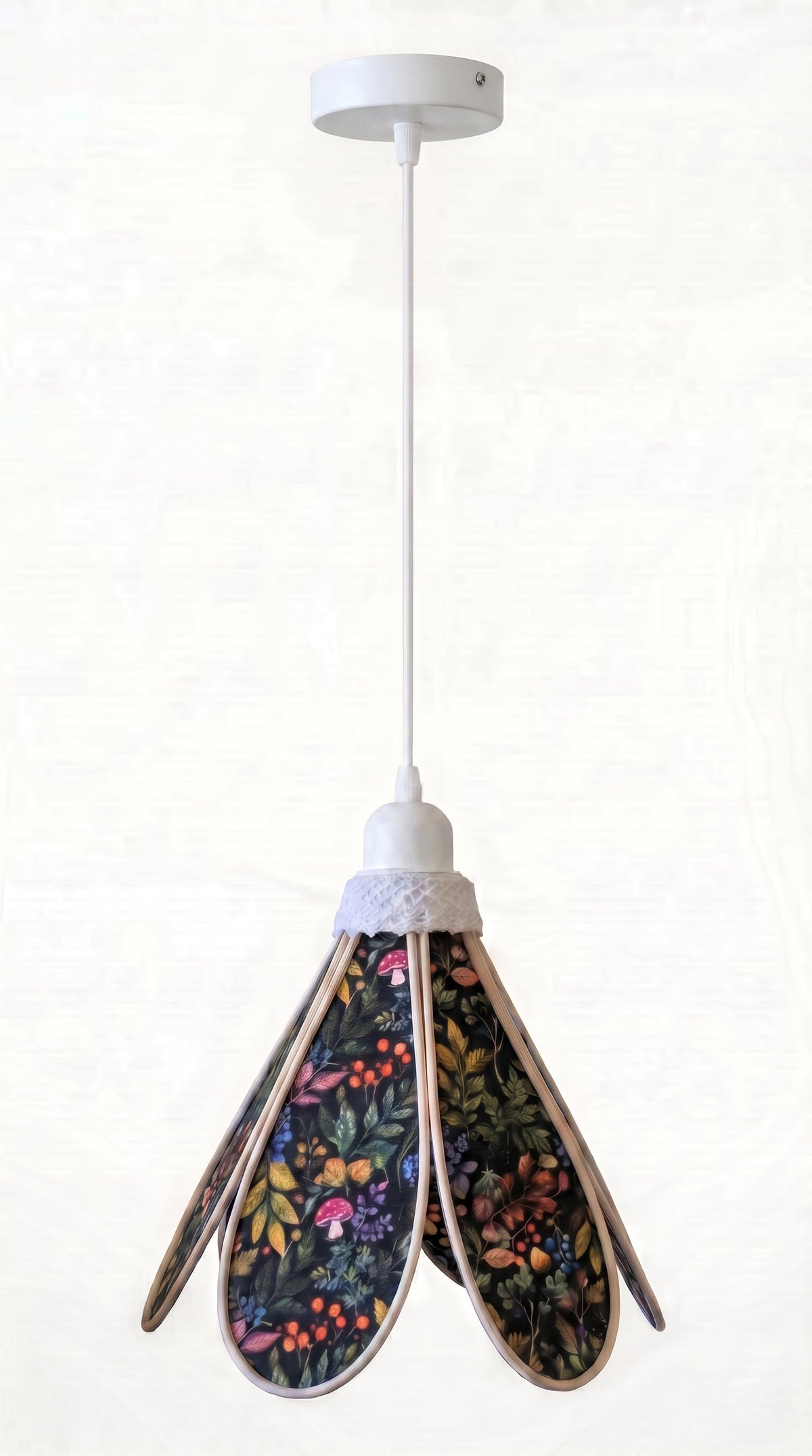 Suspension tulipe Clairière Nocturne, variante de couleur du culot et de l'abat-jour
