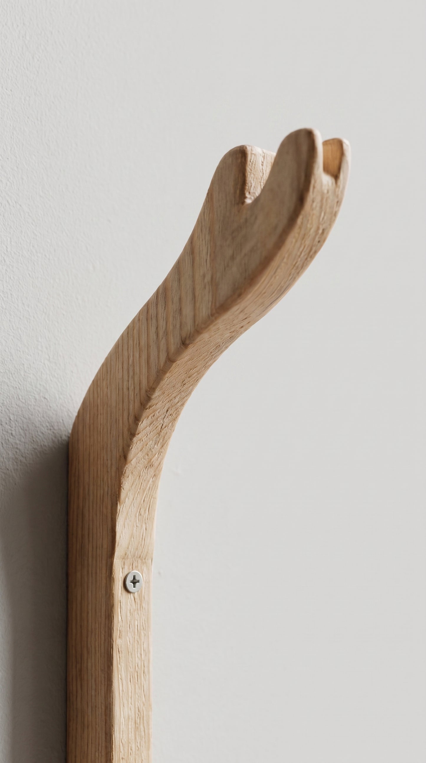 Patère Murale Sculptée Branche— Bois Pin Naturel