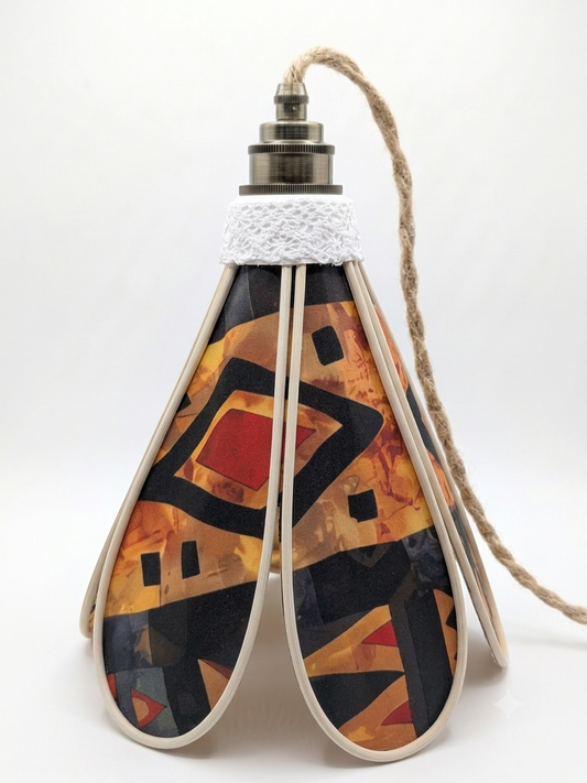 Lampe Tulipe Braise d'Afrique – Abat-jour Motif Géométrique Ambré Fait Main