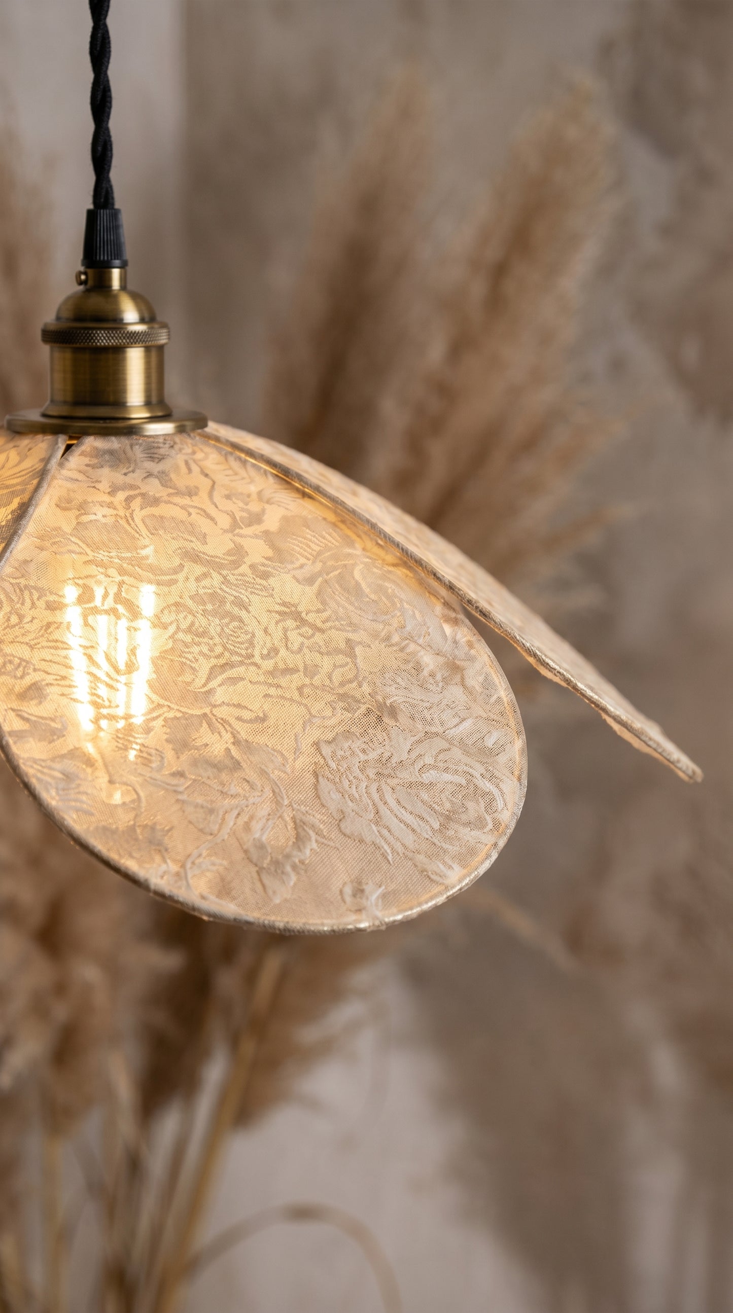 Lampe Magnolia Pivoines Champagne- Lampe Artisanale Bohème Florale