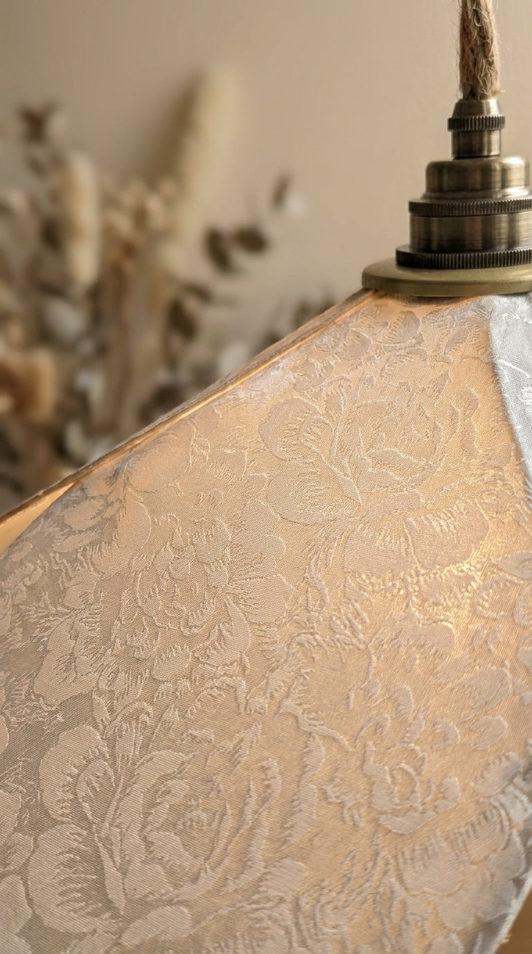 Lampe Magnolia Pivoines Blanches – Lampe Artisanale Bohème Florale