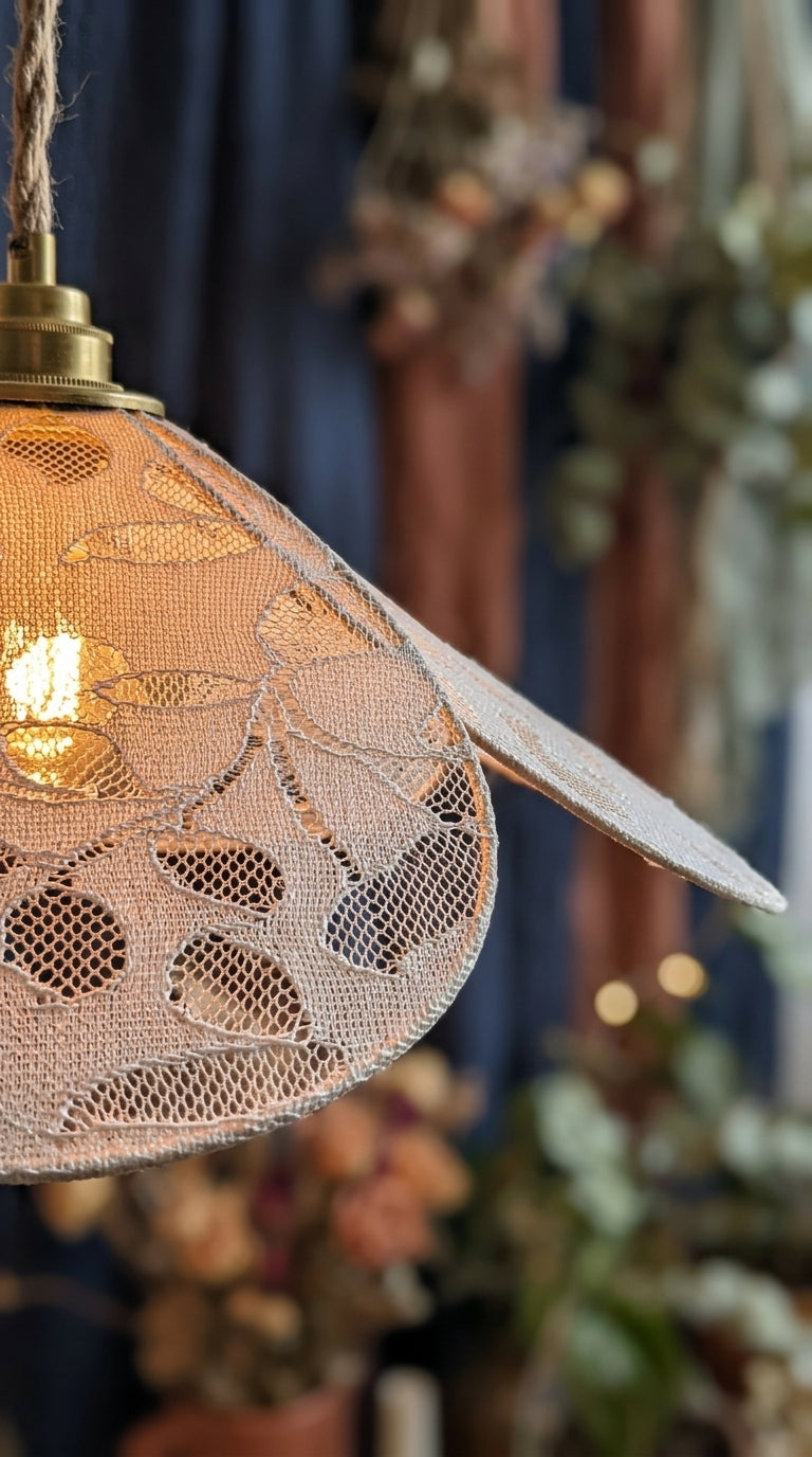 Lampe Magnolia Dentelle Tramée- Lampe Artisanale Bohème Florale
