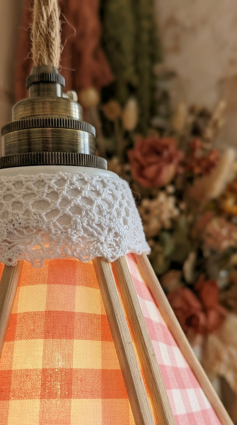 Lampe Tulipe Pique-nique Champêtre – Abat-jour Motif Vichy Fait Main