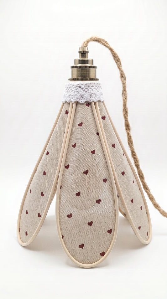 Lampe Tulipe Cœur de Lin – Abat-jour Motif Cœurs Bordeaux Fait Main