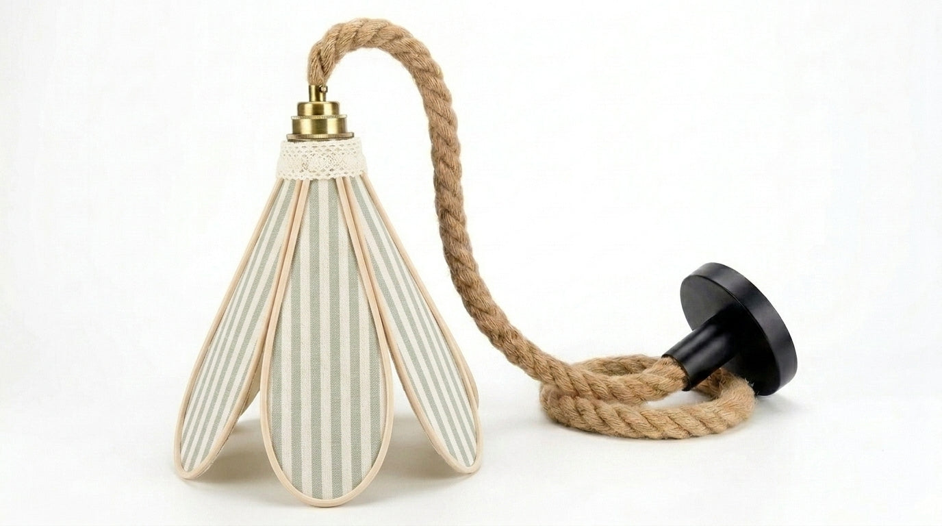 Lampe Tulipe Chemin de Campagne – Abat-jour Motif Rayures Sauge Fait Main