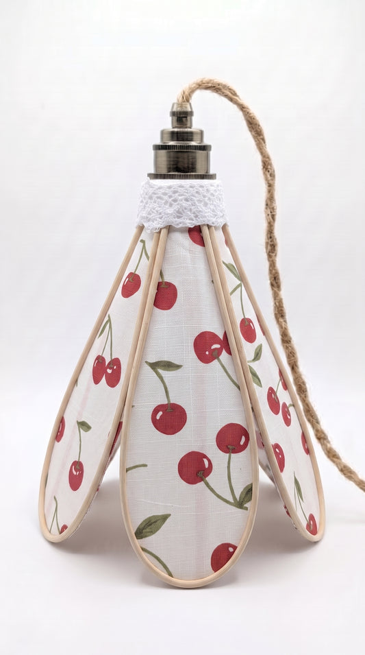 Lampe Tulipe Cerises Sauvages – Abat-jour Motif Cerises Fait Main