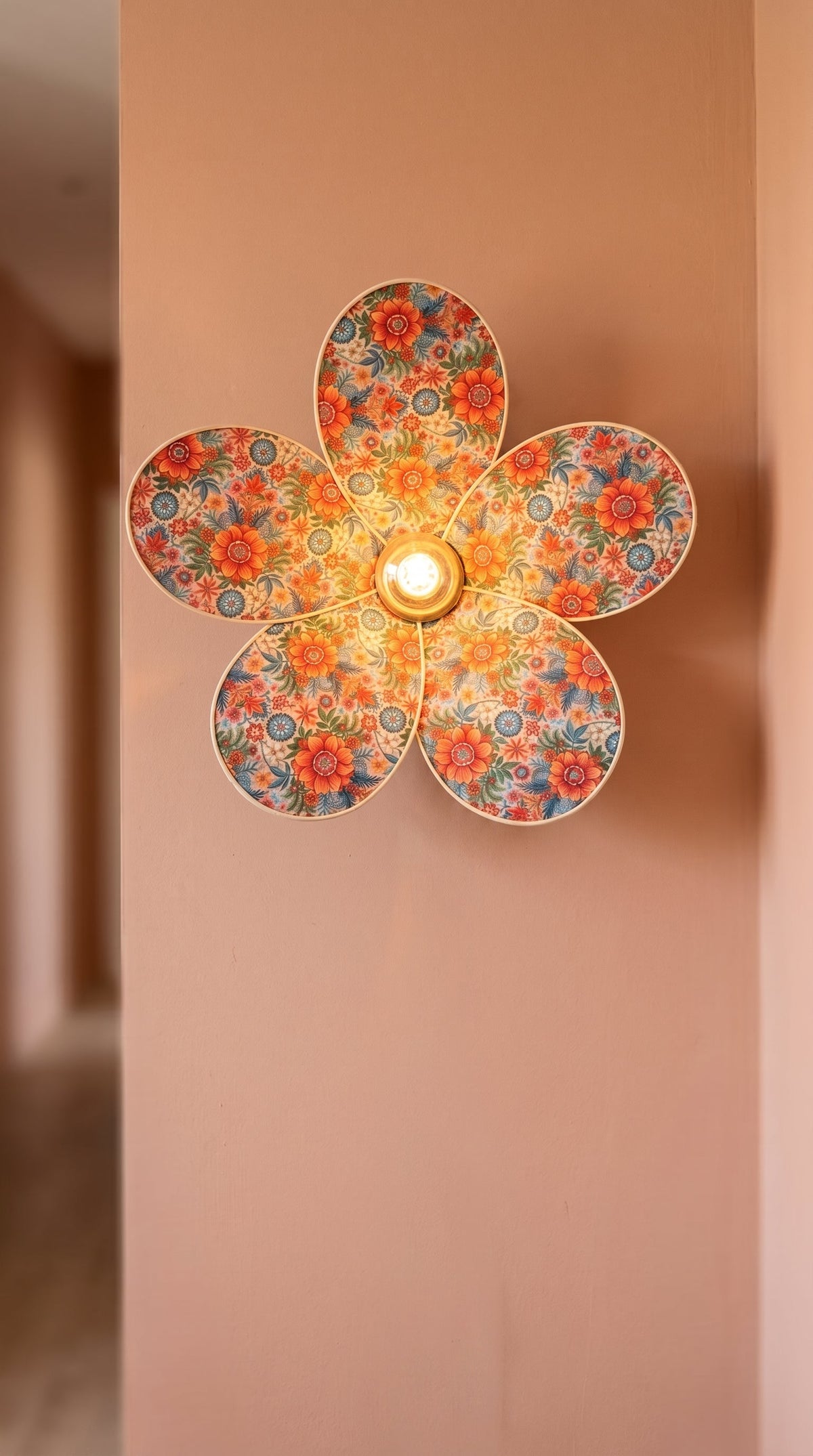 Applique murale Magnolia Douceur Fleurie, vue rapprochée du motif floral
