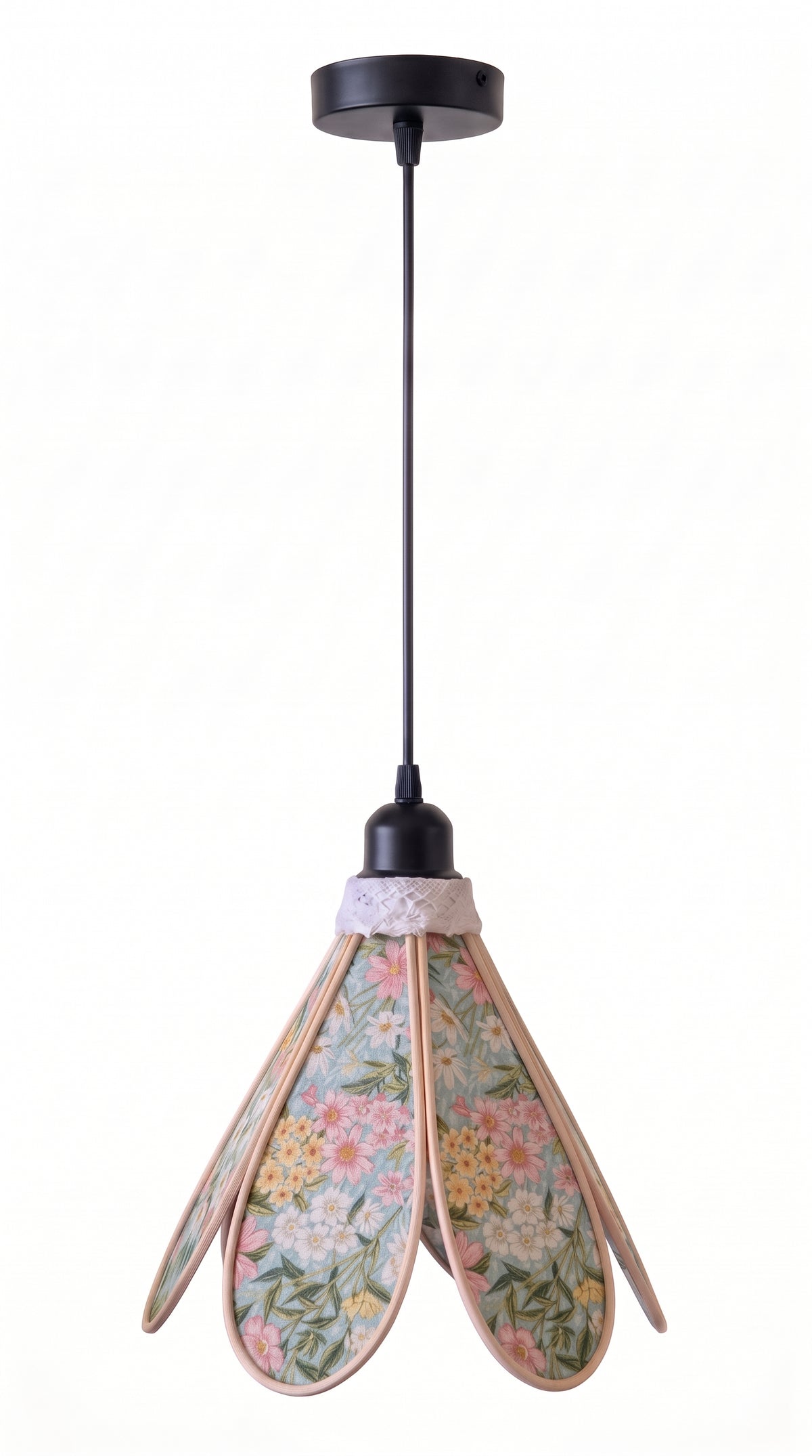 Suspension Tulipe Ciel de Printemps, packshot finition noire