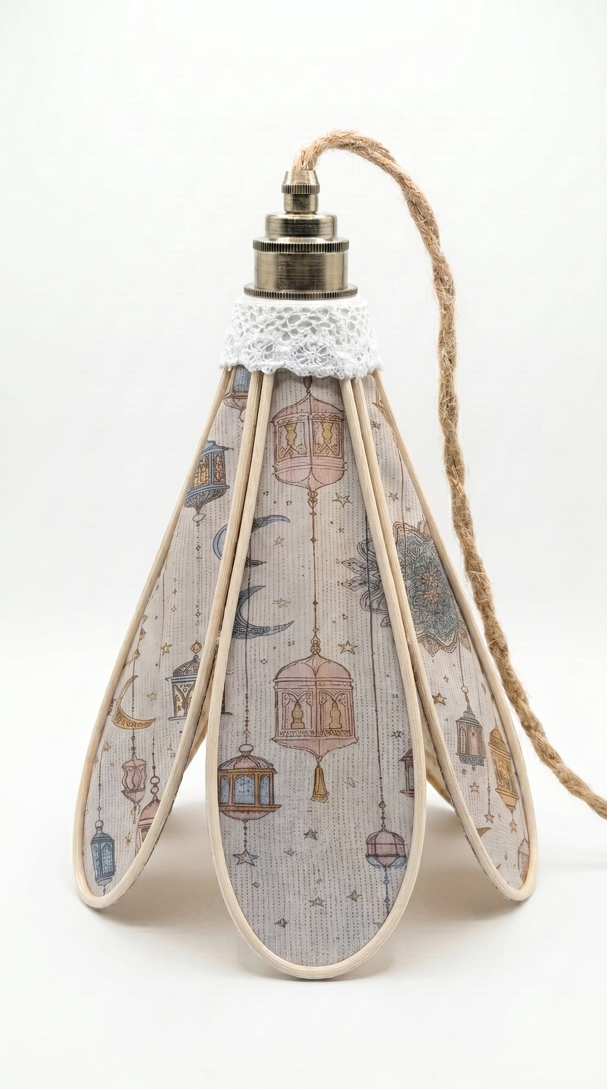 Suspension tulipe Lamia, motif lanternes dorées sur fond sable, vue de face